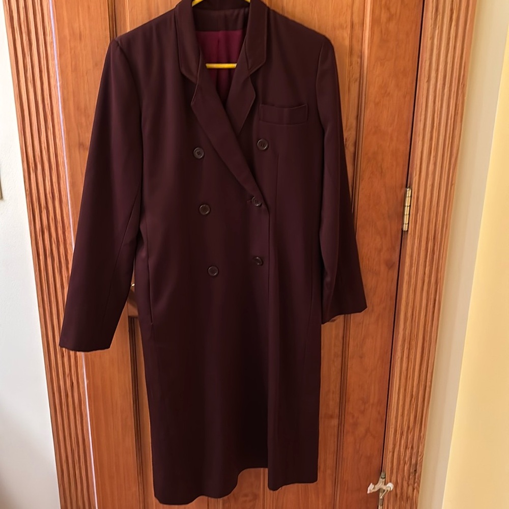 Lovely burgundy fully lined wool coat by Ambria. Size 8.